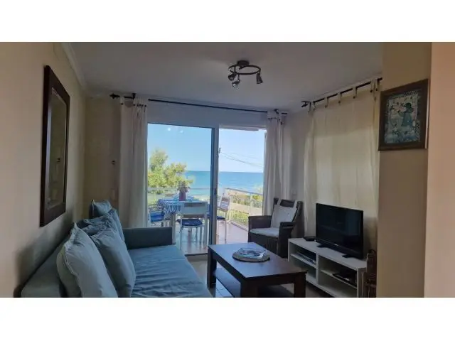 Apartamento en Denia con Vistas al Mar y Piscina