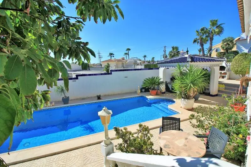 Villa de Lujo 6 Dormitorios Villamartin Cerca de la Playa