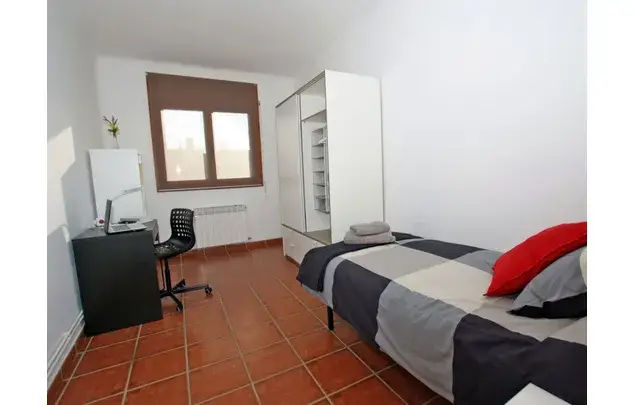 Casa de 20 habitaciones en Bellaterra para estudiantes cerca de la UAB