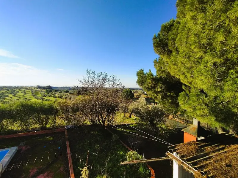 Venta Parcela con Terraza y Piscina en Montoro