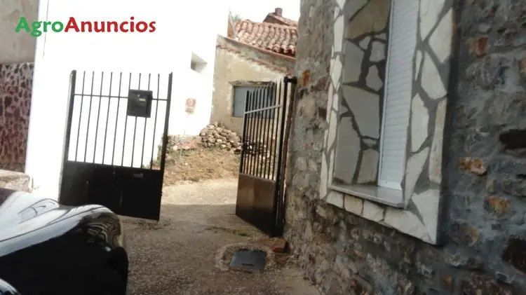 Solar Edificable con Piedra en Buiza de Gordón León