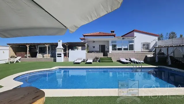 Villa de Lujo en Venta 3 Dormitorios Piscina Jacuzzi Almeria