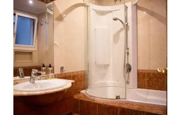 Apartamento 50m2 2 Dormitorios Balcon Sants Barcelona