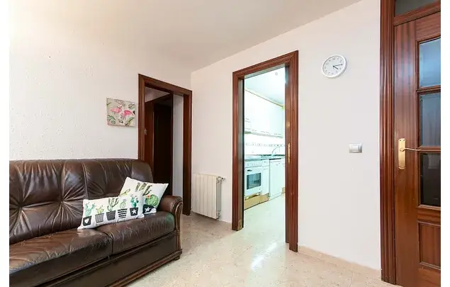 Habitaci
ón 70m
² Hospitalet de Llobregat Estancia Mediana