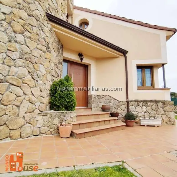 Chalet en venta Palazuelos de Eresma 250m2 5 dormitorios Jardin Piscina