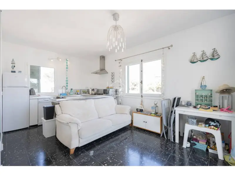 Apartamento en Punta Prima con Vistas al Mar
