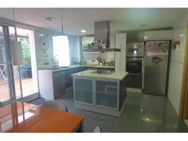 Casa Reformada 126m2 Terraza 36m2 Tres Habitaciones Burjasot