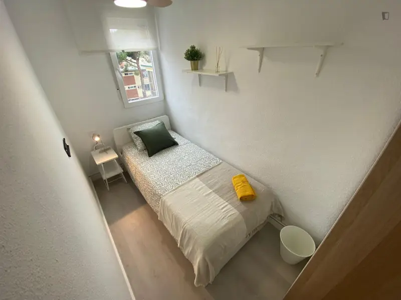 Habitacion amueblada en Villaverde cerca de Renfe y metro