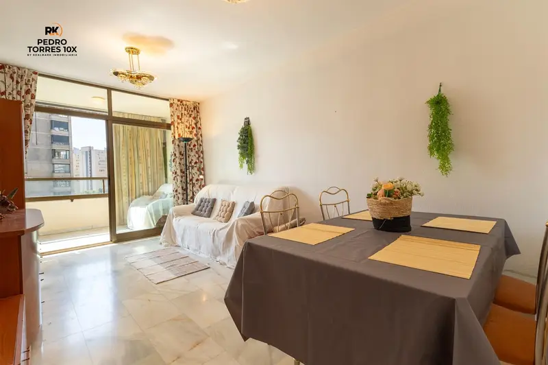 Apartamento en Benidorm con Piscina y Terraza Cerca de la Playa