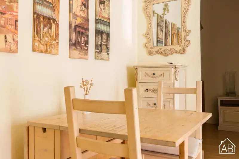 Apartamento con Balcón en Barceloneta Cerca del Mar