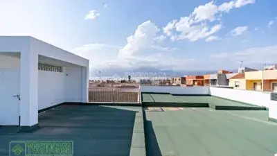 Casa Adosada Reformada en La Mojonera con Piscina