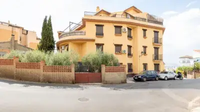 Piso en Venta en La Zubia con Garaje y Ascensor