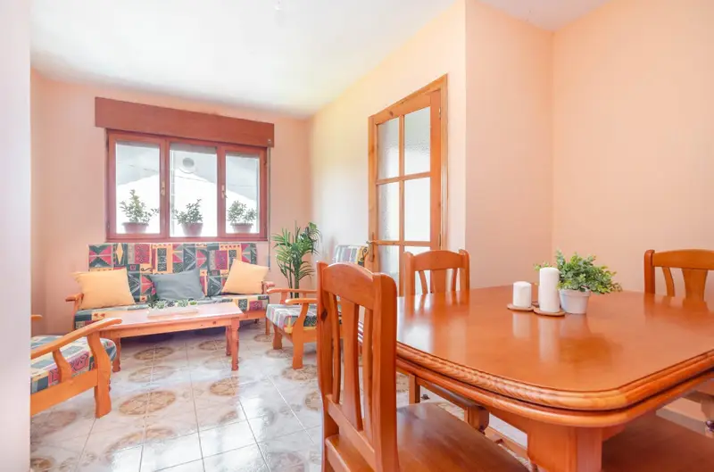 Casa en Puelles Villaviciosa con Terraza y Cuadra