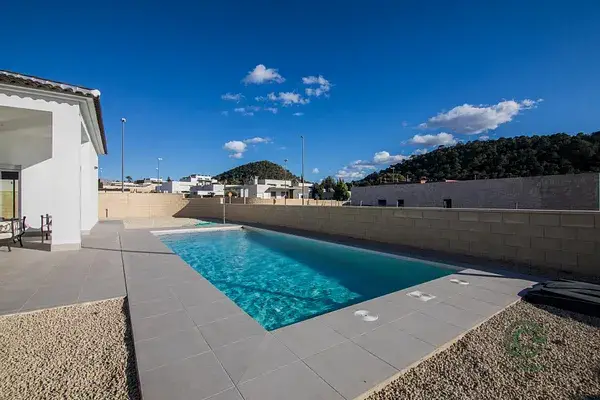 Villa Moderna en Pinoso 3 Dormitorios Piscina Privada
