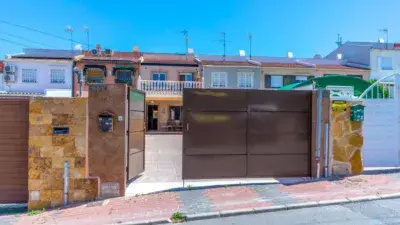 Casa adosada en venta en los Altos