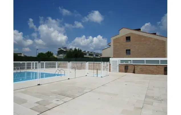 Casa 4 Dormitorios 258m2 Galar Jardin Garaje Piscina