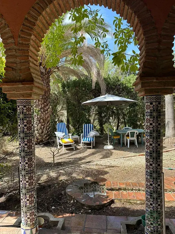 Casa Rural con Piscina y Jardín - Ideal para Desconectar