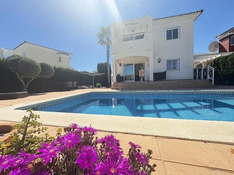 Villa en Venta Altaona Golf Murcia 2 Dormitorios Piscina Vistas