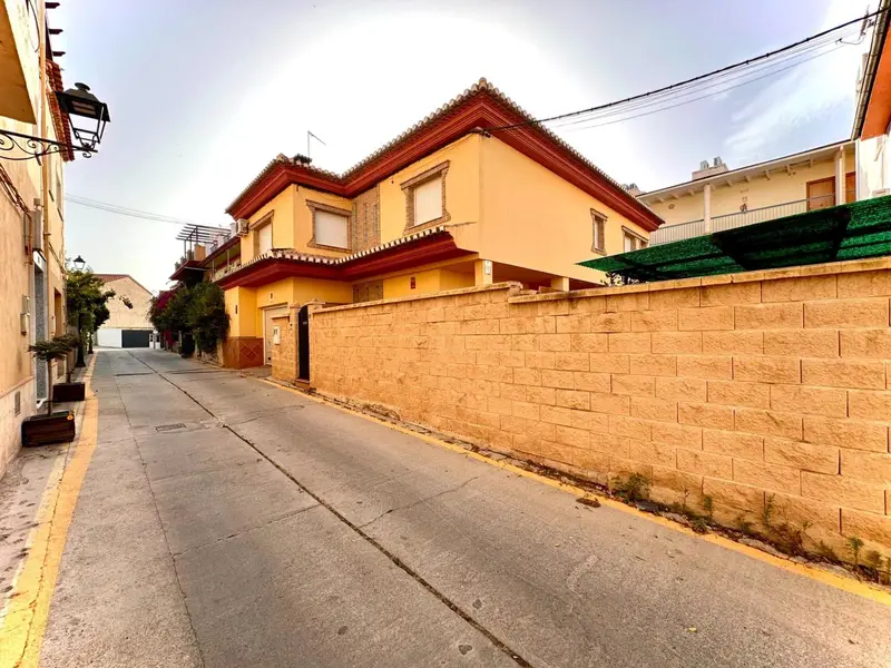 Casa Pareada en Ogíjares con Piscina