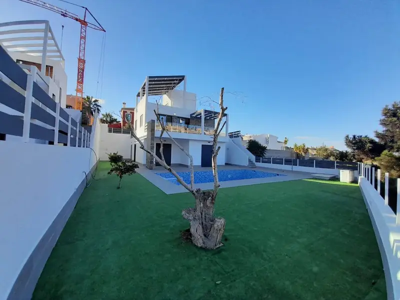 Villa de Lujo en Golf La Marquesa