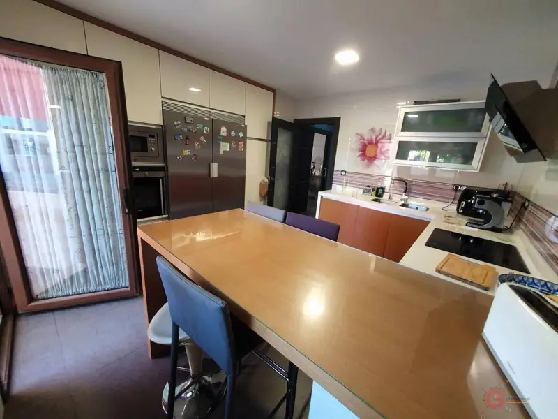 Chalet en Venta Velez de Benaudalla 4 Dormitorios Piscina Jacuzzi