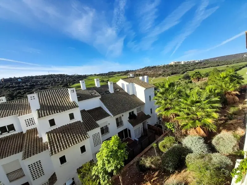 Venta Piso con terraza en Av. del Golf, La Alcaidesa - Ref: 1029440