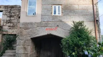 Casa de Piedra en Venta en Cenlle