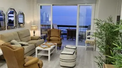 Apartamento Paseo Reina Sofia 90m2 3 Dormitorios 2 Baños Amueblado Terraza Vistas al Mar