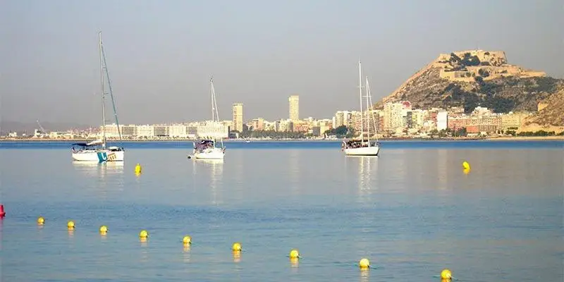 Residencial de Lujo en Torrevieja - Apartamentos en Primera Linea de Playa