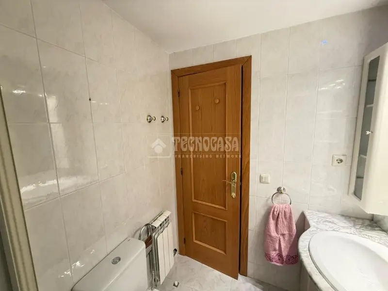 Piso en venta en Zaragoza: 3 dormitorios, 2 baños, garaje y terraza