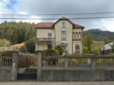 Casa Indiana en Viveiro con Vistas Espectaculares y Jardín