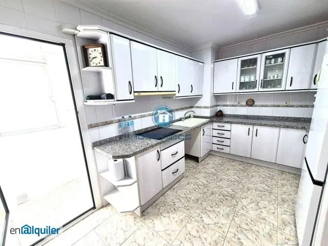 Alquiler Piso Amueblado 4 Dormitorios Plaza de America
