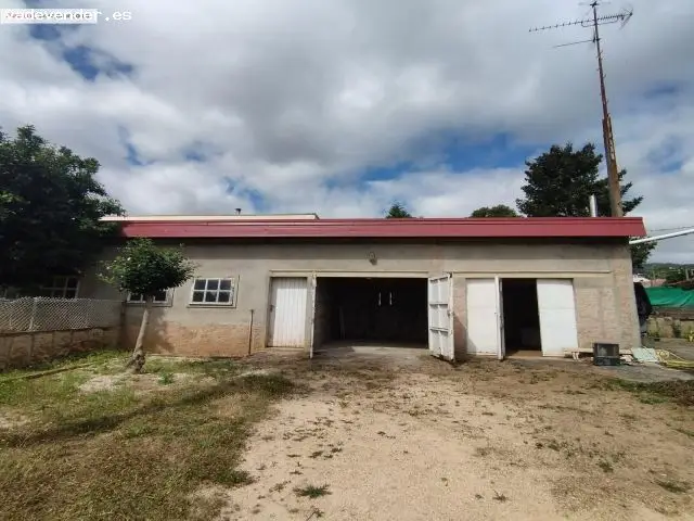 Casa independiente en Torneiros O Porriño con jardín y garaje