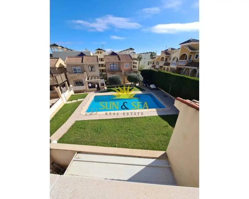 Chalet en Orihuela Alicante 4 dormitorios 2 baños piscina y garaje
