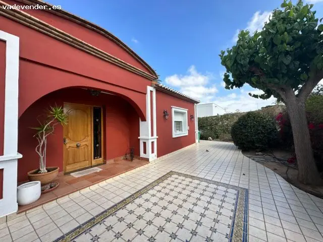 Chalet en Picassent con piscina para familias - Agosto