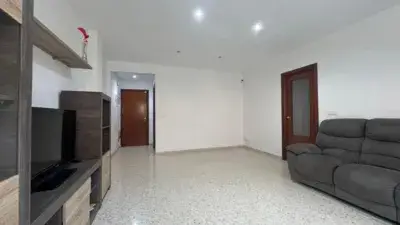 Piso en Venta Calahonda VPO 4 Dorm 2 Baños Garaje Trastero