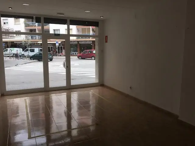 Venta Local Comercial 1 Habitacion Centre Pineda de Mar
