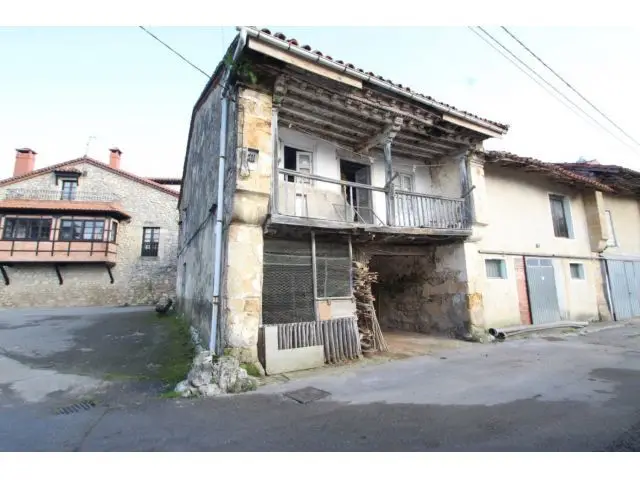 Típica Casa Para Rehabilitar Bº La Virgen - Udias.