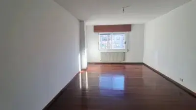Piso en Venta Milladoiro 100m2 3 habitaciones Garaje Trastero