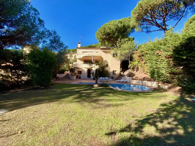 Chalet con Piscina y Licencia Turistica en Lloret de Mar