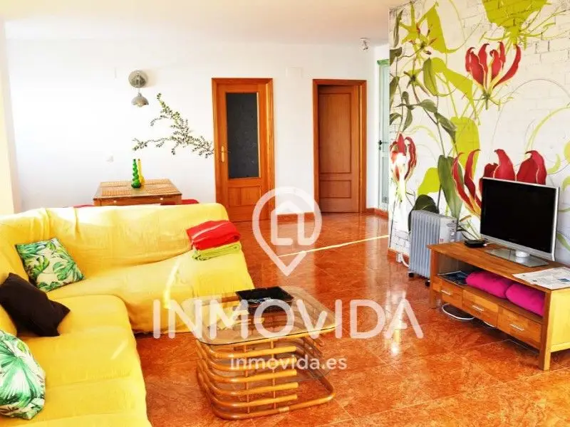 Venta Casa con Terraza en Anna