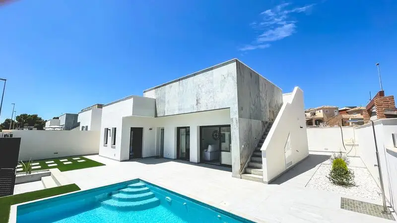 Chalets en Pinar de Campoverde cerca de la playa