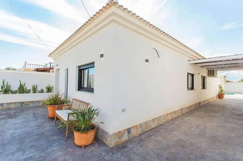 Villa de Lujo en El Chaparral Torrevieja