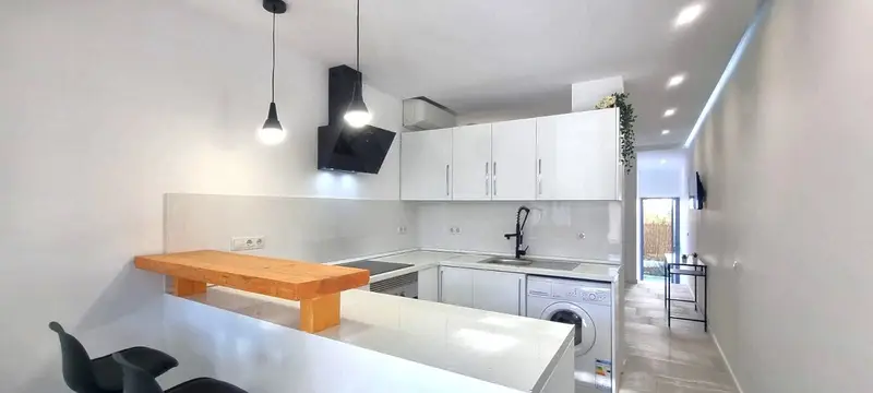 Estudio en Nueva Andalucia, Marbella Recien Reformado Cerca de Restaurantes y Supermercados