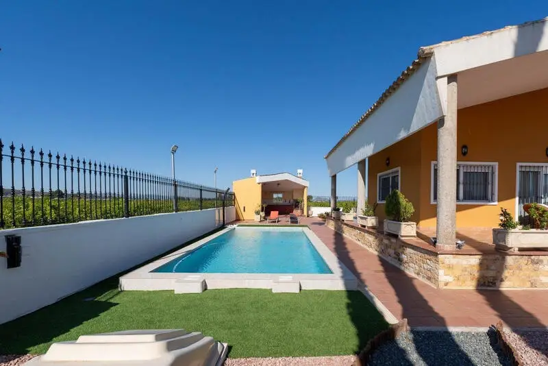 Chalet 495m2 4 Dormitorios Orihuela