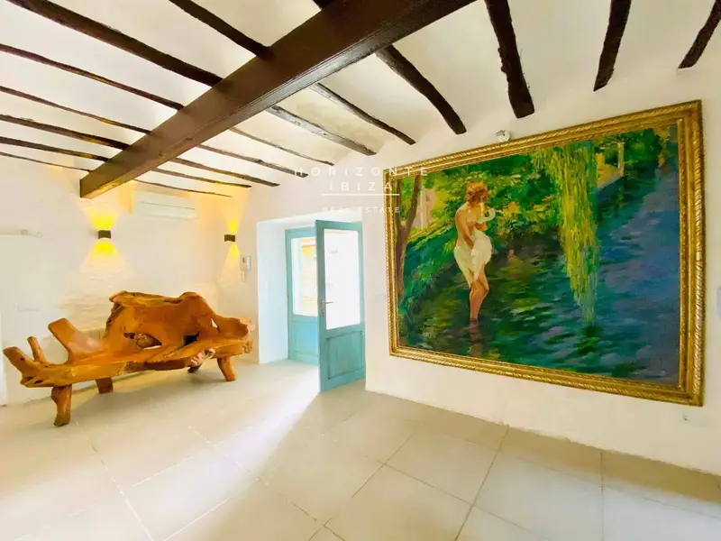 Chalet en venta en Ibiza: Finca ibicenca renovada con piscina