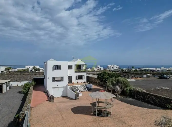 Villa de Lujo 4 Dormitorios Lanzarote Vistas al Mar