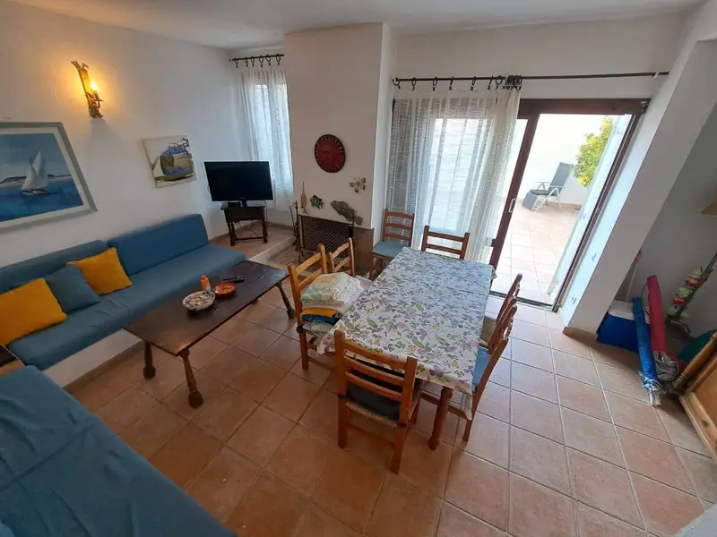 Chalet en Cala Tarida con Vistas al Mar y 3 Dormitorios