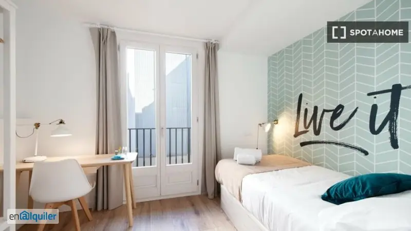 Habitacion con terraza en Co living Barrio Gotico