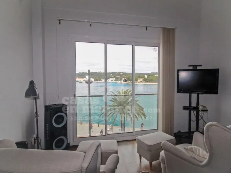 Piso Dúplex en Puerto Mahón con Vistas al Mar y Parking